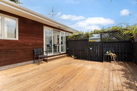 Photo of property in 2/6 Aliford Avenue, One Tree Hill, Auckland, 1061