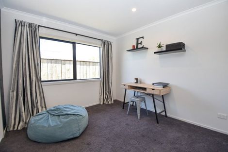 Photo of property in 11 Austin Reid Avenue, Carterton, 5713