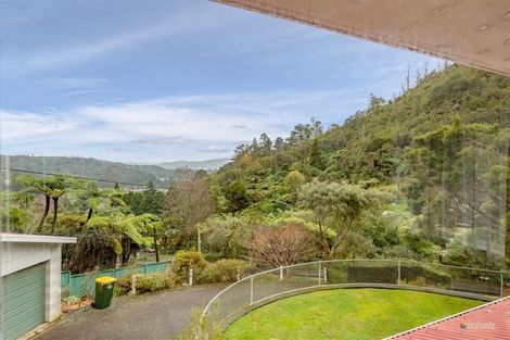 Photo of property in 150 Kamahi Street, Stokes Valley, Lower Hutt, 5019