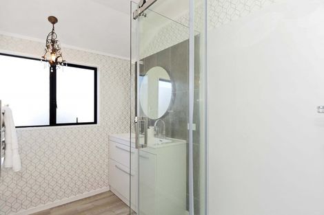 Photo of property in 2/127 Oceanbeach Road, Mount Maunganui, 3116