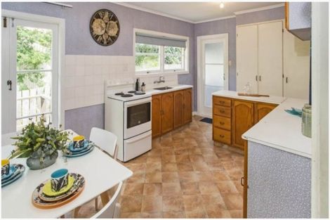 Photo of property in 3/11 Glenfern Road, Mellons Bay, Auckland, 2014