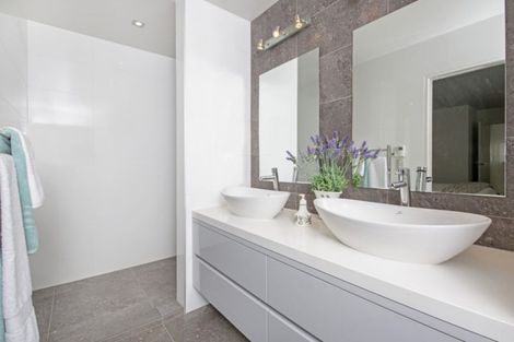 Photo of property in 38 Takutai Avenue, Bucklands Beach, Auckland, 2012