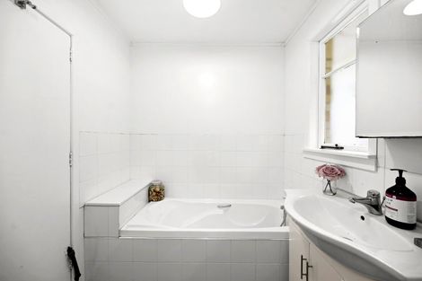 Photo of property in 27 Greta Street, Glenview, Hamilton, 3206