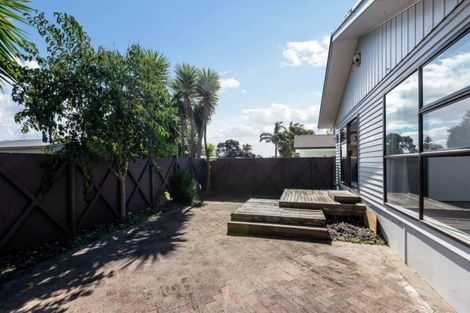 Photo of property in 54 Hattaway Avenue, Bucklands Beach, Auckland, 2012