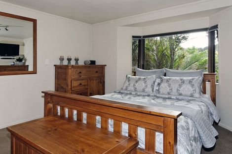 Photo of property in 11 Minnehaha Avenue, Titirangi, Auckland, 0604