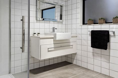 Photo of property in 11 Minnehaha Avenue, Titirangi, Auckland, 0604