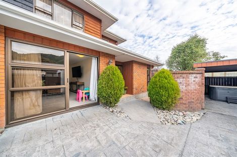 Photo of property in 5 California Drive, Totara Park, Upper Hutt, 5018