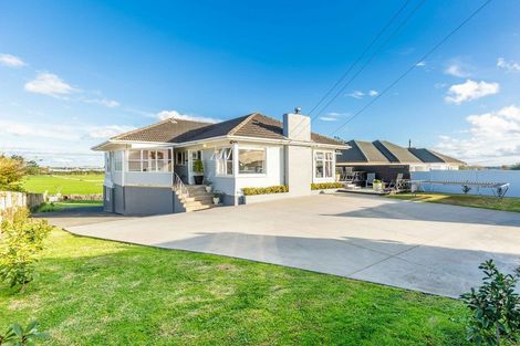 Photo of property in 18 Wellesley Road, Mangere Bridge, Auckland, 2022