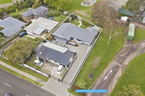 Photo of property in 160 Ennis Avenue, Pakuranga Heights, Auckland, 2010