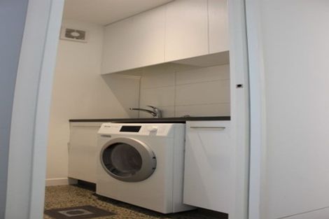 Photo of property in 2/83 Hinemoa Street, Birkenhead, Auckland, 0626