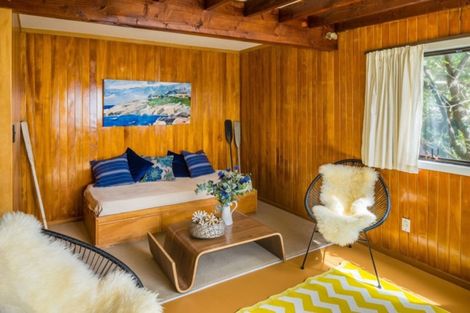 Photo of property in 32 Ocean Parade, Pukerua Bay, 5026