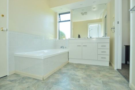 Photo of property in 27 Darwin Road, Outer Kaiti, Gisborne, 4010