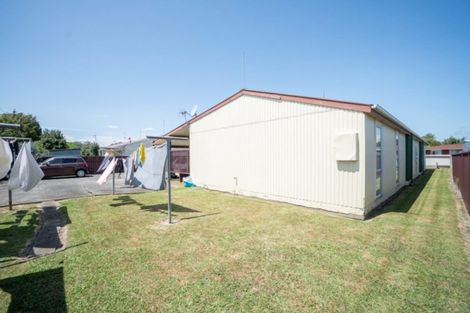 Photo of property in 2-4 Westmere Place, Takaro, Palmerston North, 4412