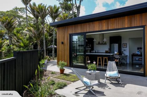 Photo of property in 15 Shearer Drive, Oakura, 4314