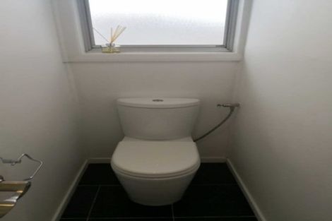 Photo of property in 13 Borrowdace Avenue, Botany Downs, Auckland, 2010