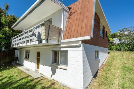 Photo of property in 2/35a Rangatira Road, Beach Haven, Auckland, 0626