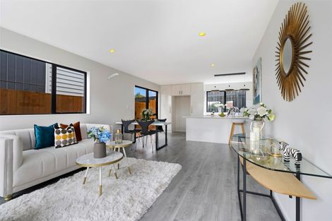 Photo of property in 4035f Great North Road, Glen Eden, Auckland, 0602