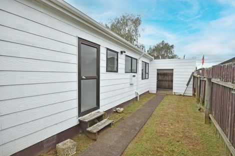 Photo of property in 2/87 Kayes Road, Pukekohe, 2120