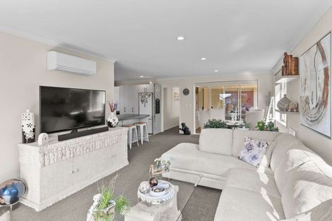 Photo of property in 17 Pounamu Place, Pegasus, 7612