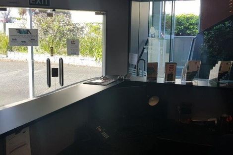 Photo of property in 1/108 Lincoln Road, Henderson, Auckland, 0610