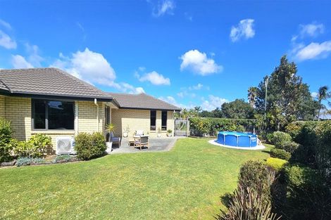 Photo of property in 106 Benjamin Place, Matarangi, Whitianga, 3592