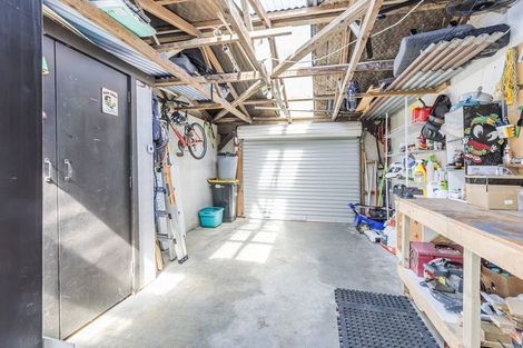 Photo of property in 2/10 Downing Street, Crofton Downs, Wellington, 6035