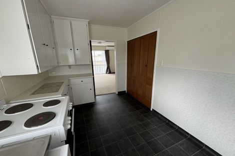 Photo of property in 6 Tiraumea Street, Palmerston North, 4410