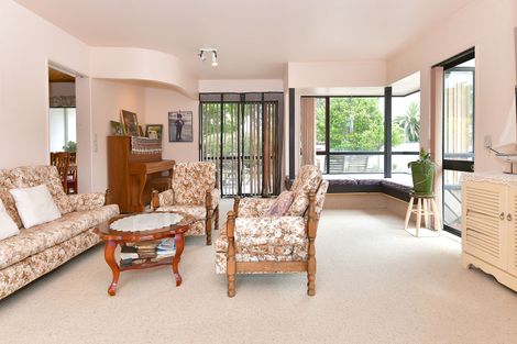 Photo of property in 27 Maygrove Drive, Orewa, 0931