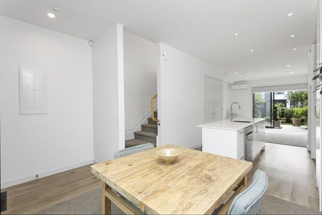 Photo of property in 3/46 Jane Maree Road, Kumeu, 0810