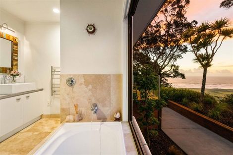 Photo of property in 107 Oaia Road, Muriwai, Waimauku, 0881