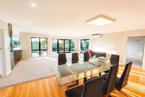 Photo of property in 2 Mellons Bay Road, Howick, Auckland, 2014