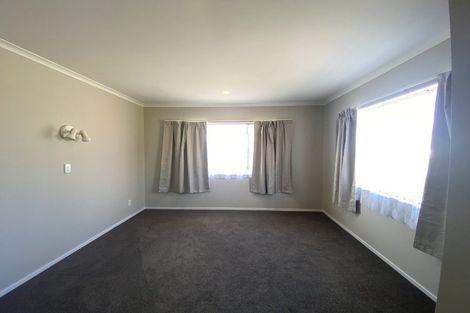 Photo of property in 6 Bury Grove, Strathmore Park, Wellington, 6022