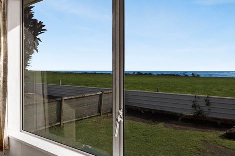 Photo of property in 60 Hume Street, Waitara, 4320