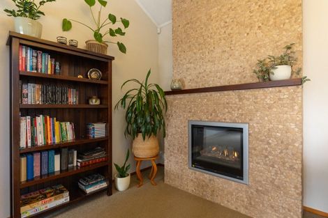 Photo of property in 9 Delta Place, Milson, Palmerston North, 4414