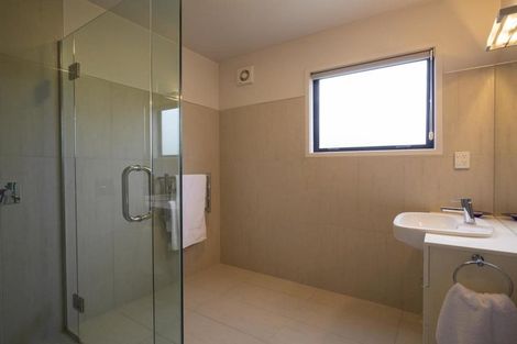 Photo of property in 660 Peninsula Road, Kelvin Heights, Queenstown, 9300