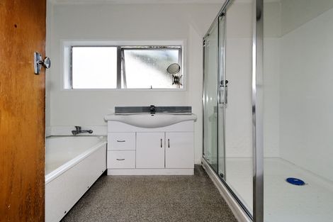 Photo of property in 5 Kotinga Avenue, Glen Eden, Auckland, 0602