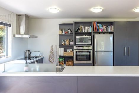 Photo of property in 142 Waiheke Road, Waiheke Island, 1971