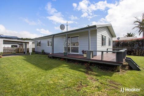 Photo of property in 5a Adela Stewart Drive West, Athenree, Waihi Beach, 3177