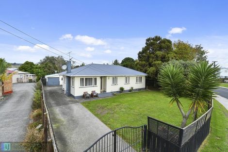 Photo of property in 10 Rollerson Street, Papakura, 2110