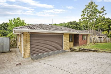 Photo of property in 43 Ewhurst Place, Goodwood Heights, Auckland, 2105