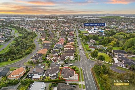 Photo of property in 2 Baverton Drive, Flat Bush, Auckland, 2016