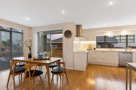 Photo of property in 1/6b Wolsley Avenue, Milford, Auckland, 0620