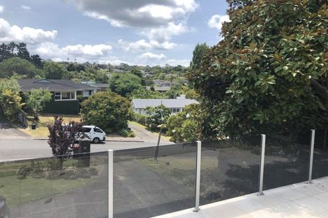 Photo of property in 8 Garmons Way, Castor Bay, Auckland, 0620