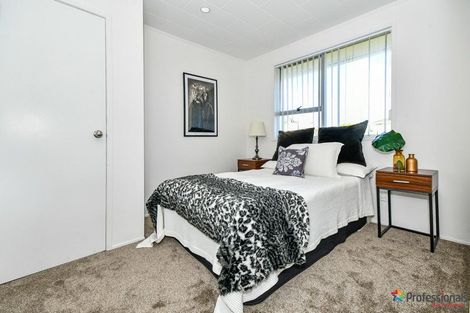 Photo of property in 2 Serrano Place, Clover Park, Auckland, 2023
