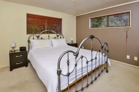 Photo of property in 2/4 Brian Avenue, Forrest Hill, Auckland, 0620