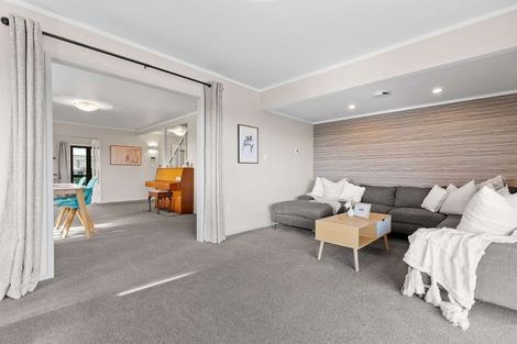 Photo of property in 2 Waitawa Place, Lynmore, Rotorua, 3010