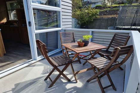 Photo of property in 103 Waikawa Road, Picton, 7220