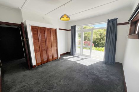 Photo of property in 19 Highbury Crescent, Aro Valley, Wellington, 6012