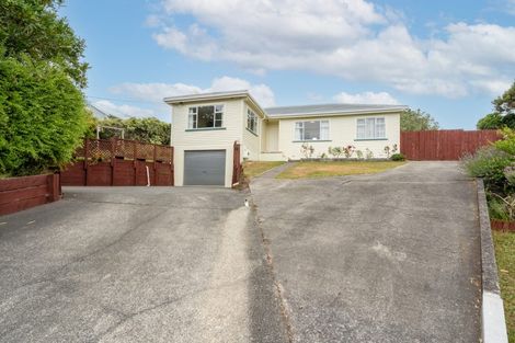 Photo of property in 37 Hampton Hill Road, Tawa, Wellington, 5028
