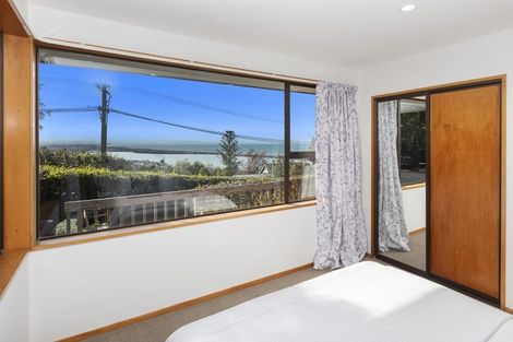Photo of property in 1/127 Moncks Spur Road, Redcliffs, Christchurch, 8081